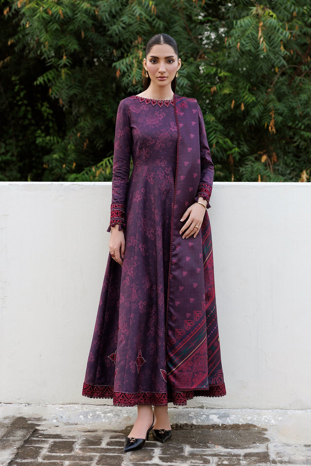 Jazmin | Embroidered Viscose Winter | UW-0260