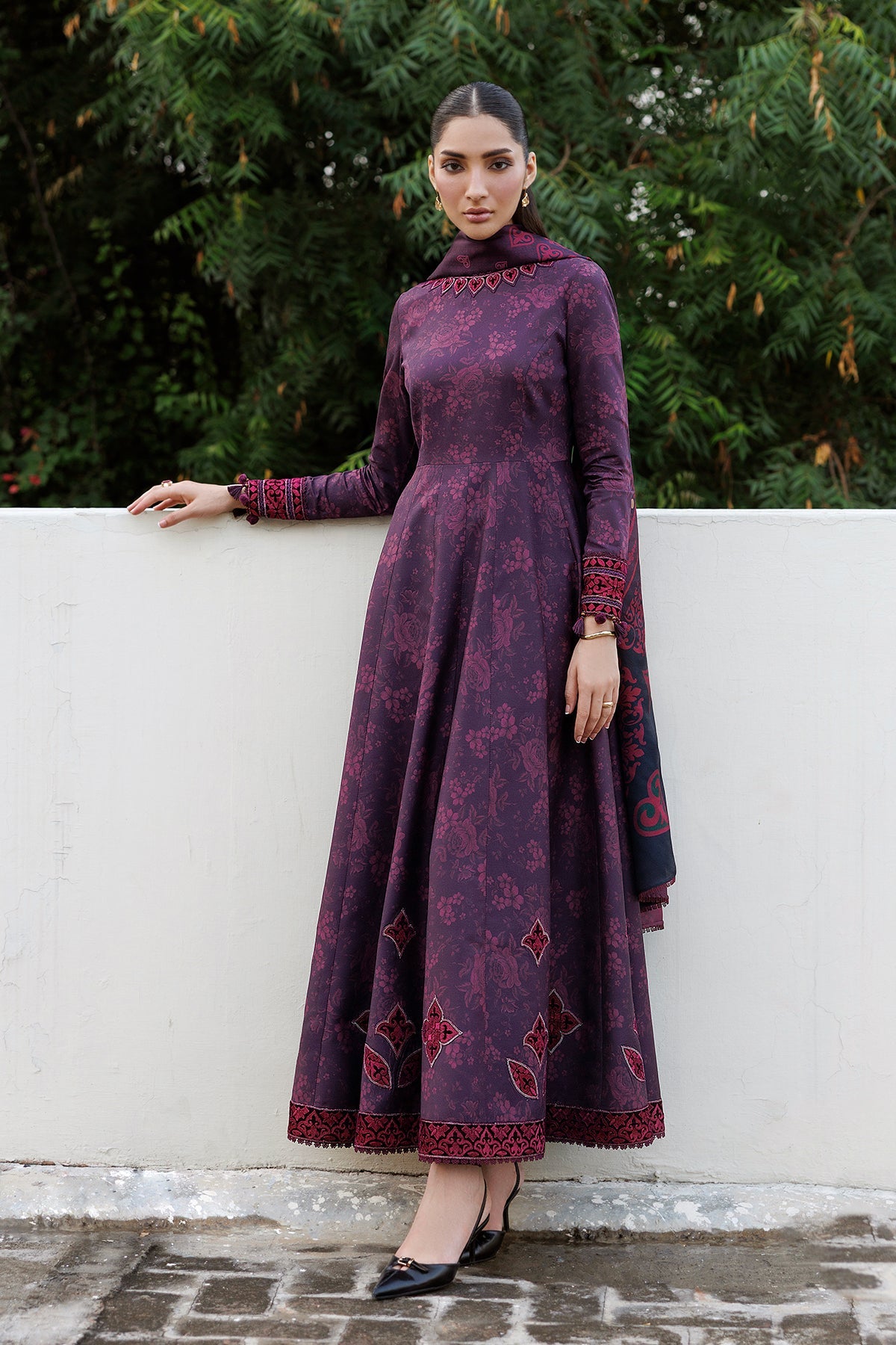 Jazmin | Embroidered Viscose Winter | UW-0260