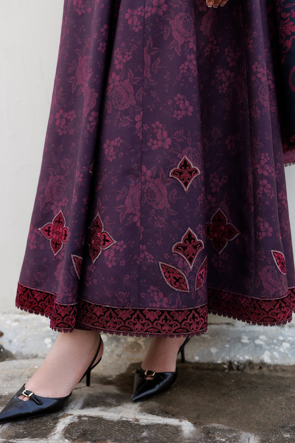 Jazmin | Embroidered Viscose Winter | UW-0260