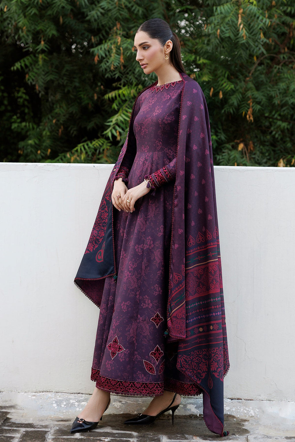 Jazmin | Embroidered Viscose Winter | UW-0260