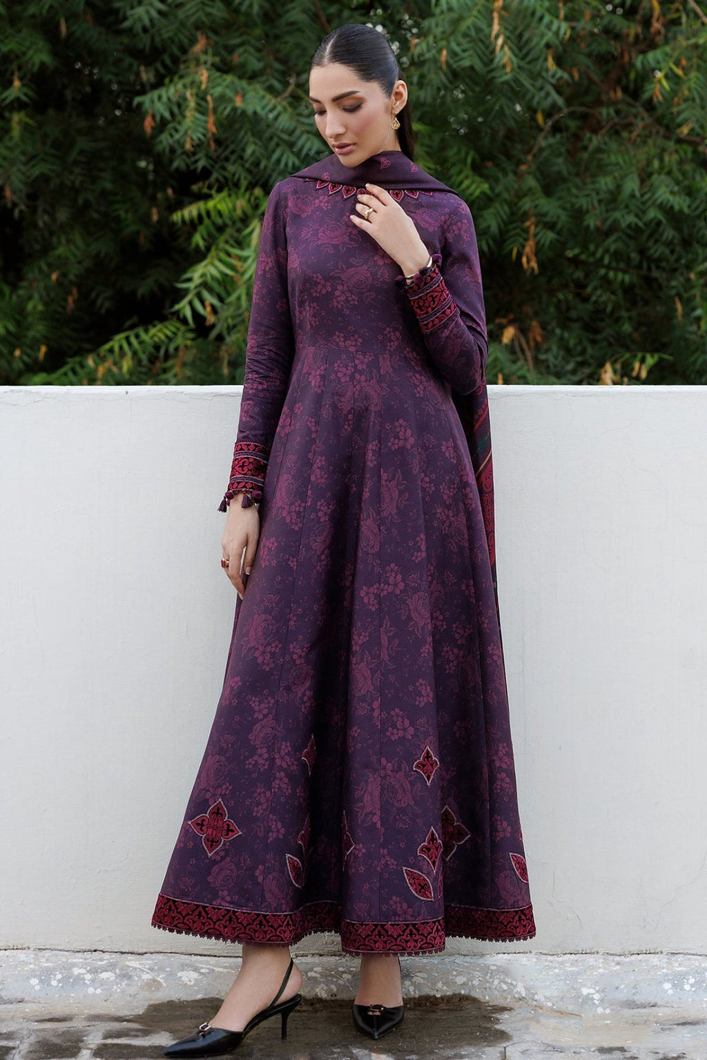 Jazmin | Embroidered Viscose Winter | UW-0260
