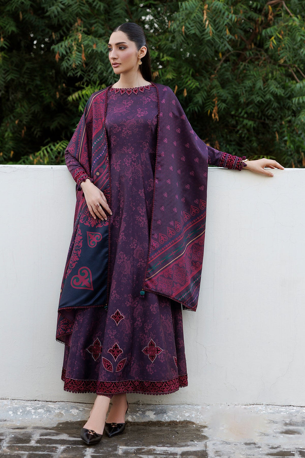 Jazmin | Embroidered Viscose Winter | UW-0260