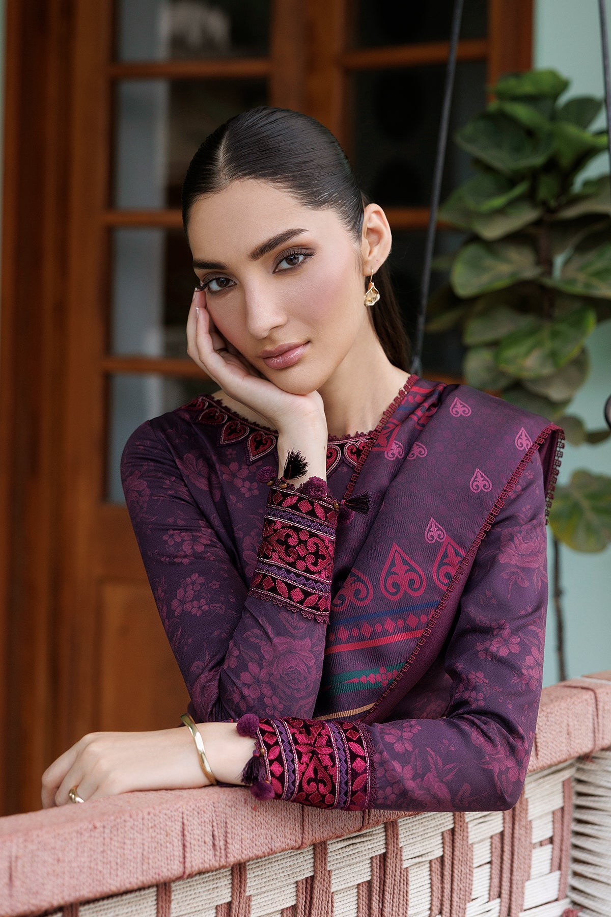Jazmin | Embroidered Viscose Winter | UW-0260