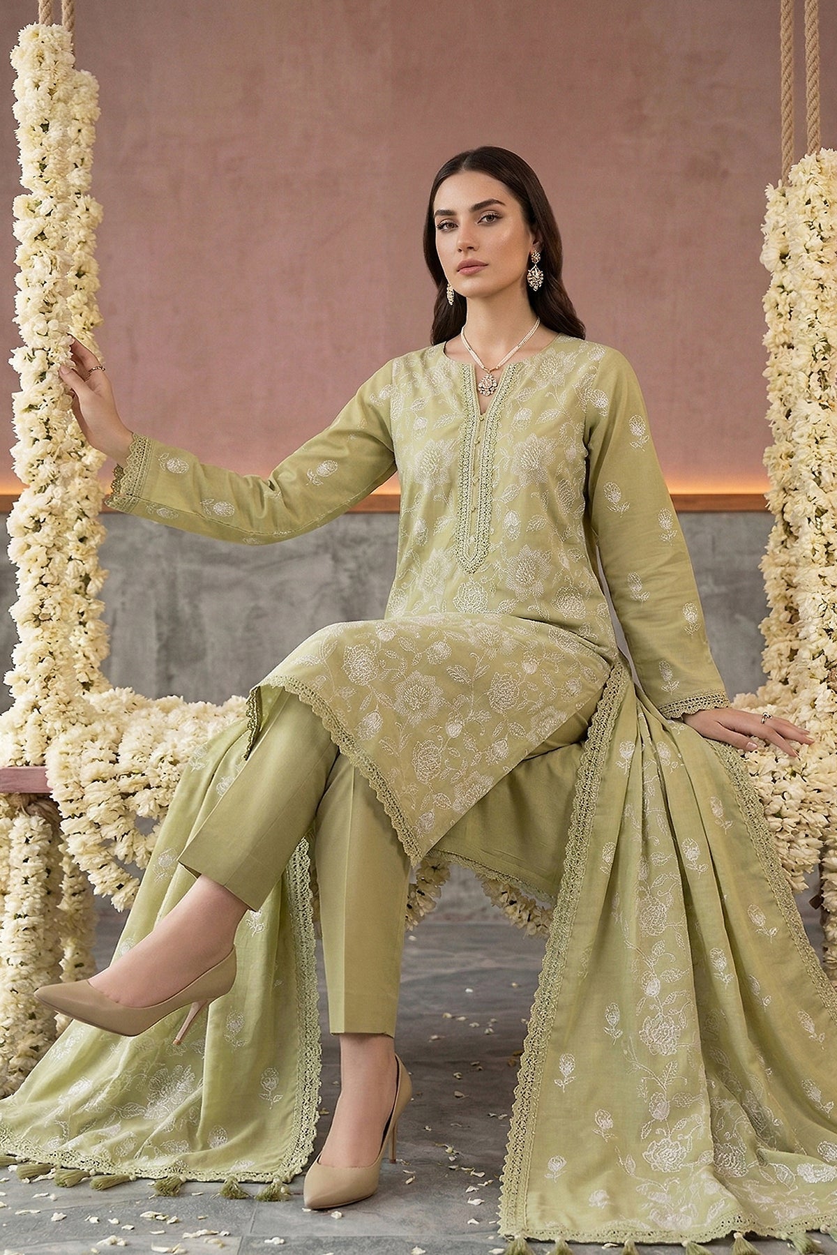 Noor E Fajar | Saira Luxury Lawn | NF-1553