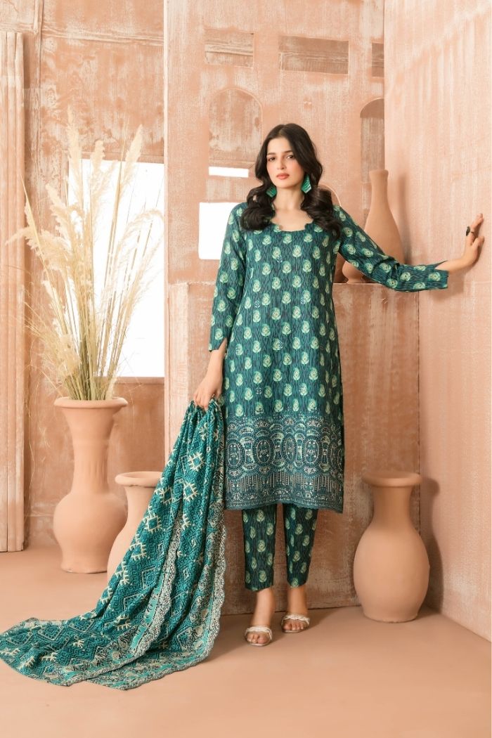 Tawakaal | Aabroo 3Pcs Embroidered Khaddar Winter suiting | D-5631