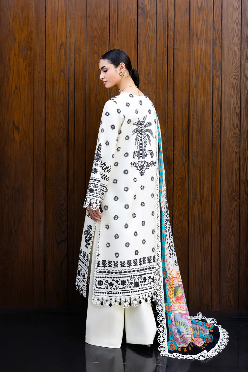 Naqsh | The Breeze Edit Lawn | Crystal Aura