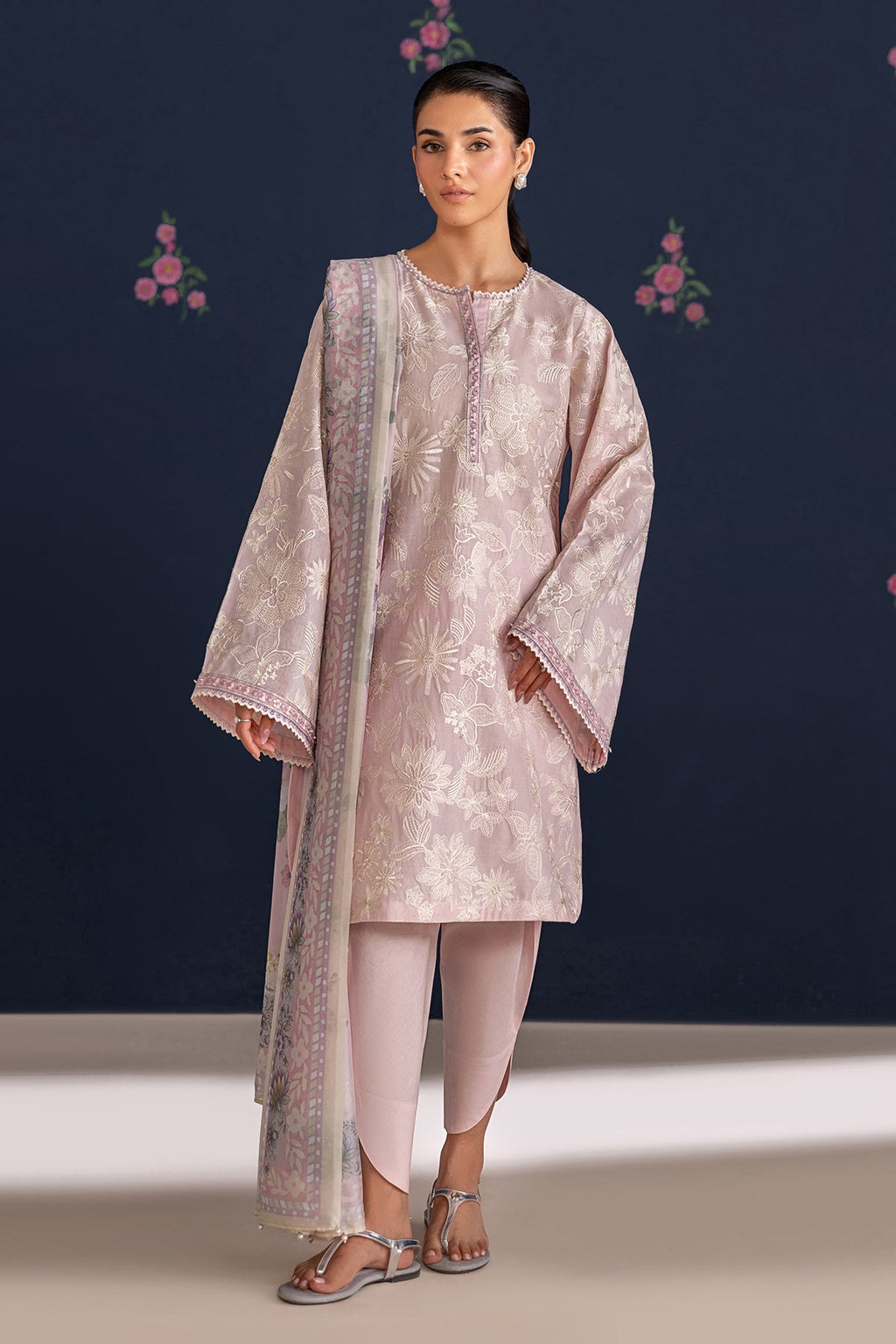 Baroque | Embroidered lawn | UF-4468