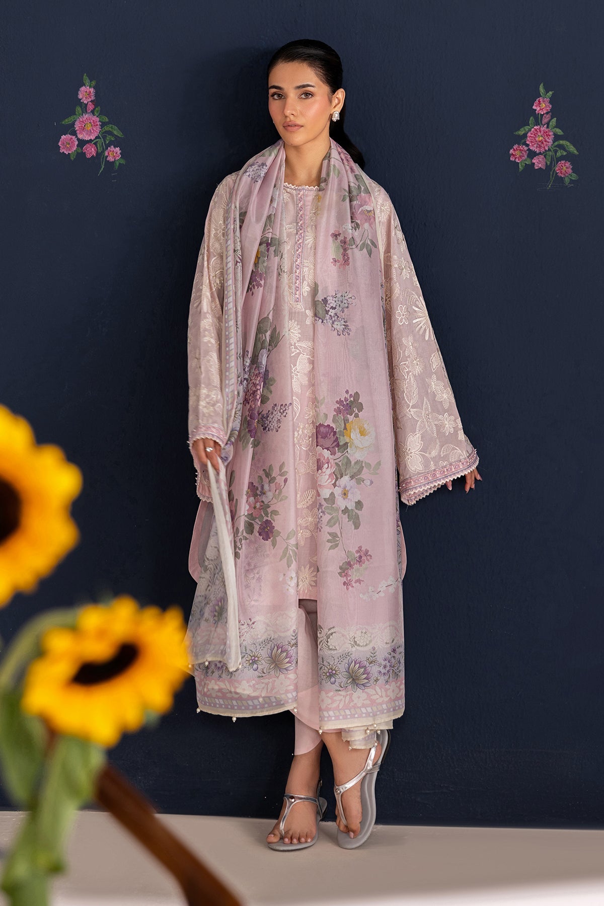 Baroque | Embroidered lawn | UF-4468