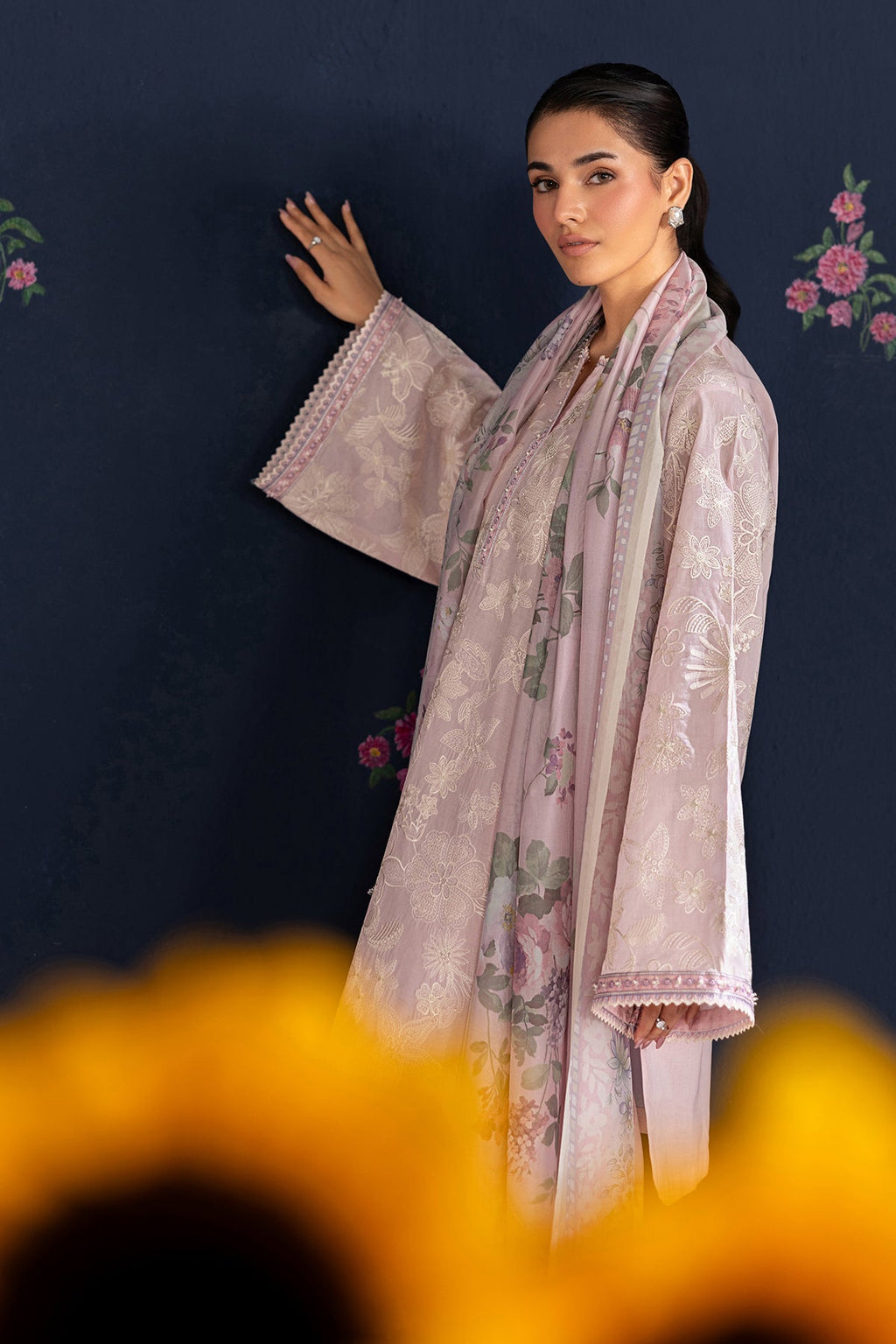 Baroque | Embroidered lawn | UF-4468