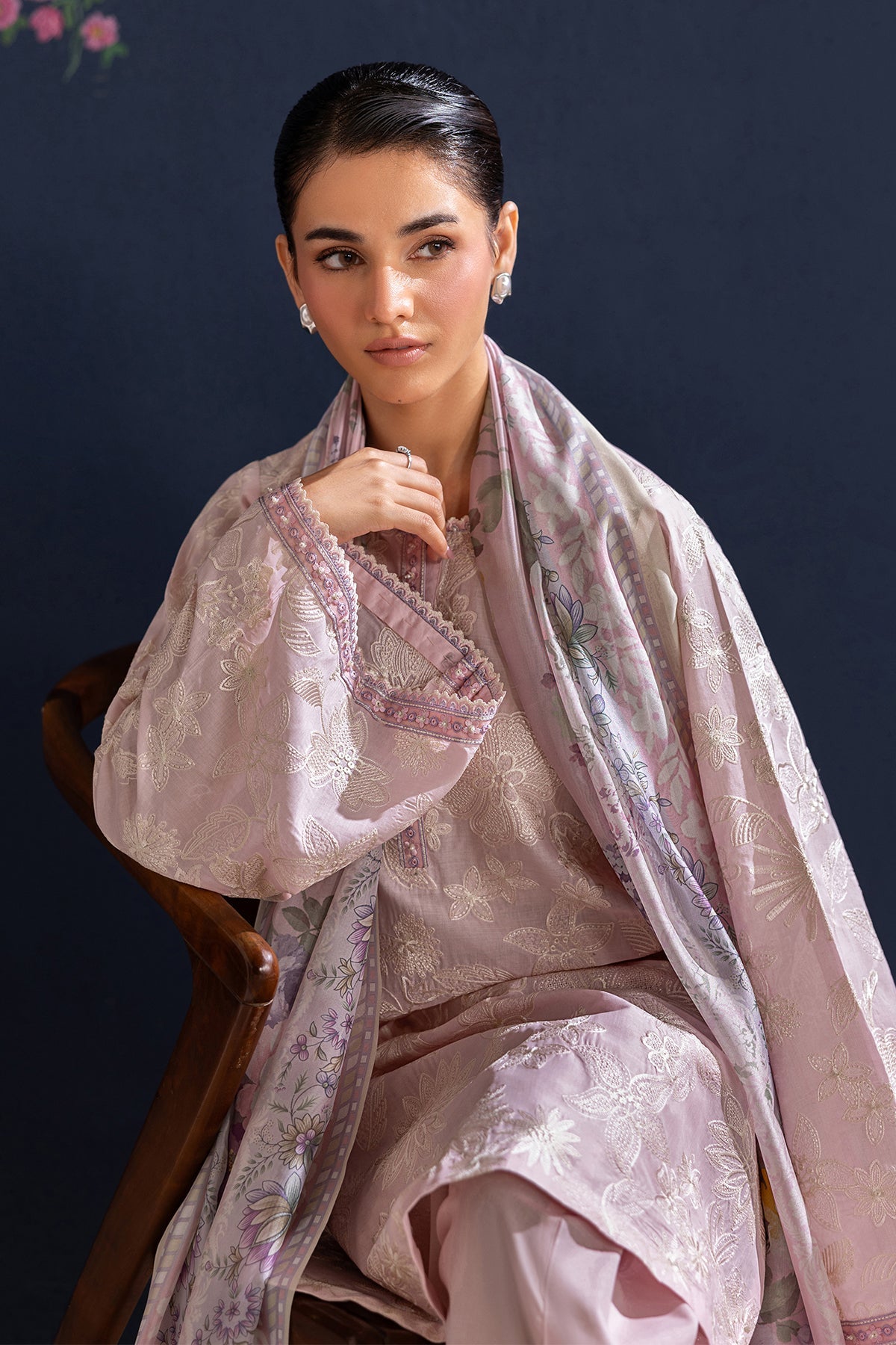 Baroque | Embroidered lawn | UF-4468