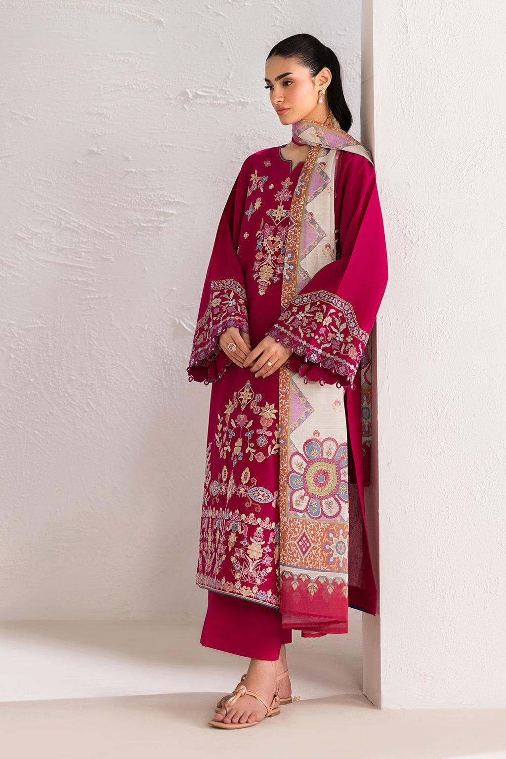Baroque | Embroidered lawn | UF-4449