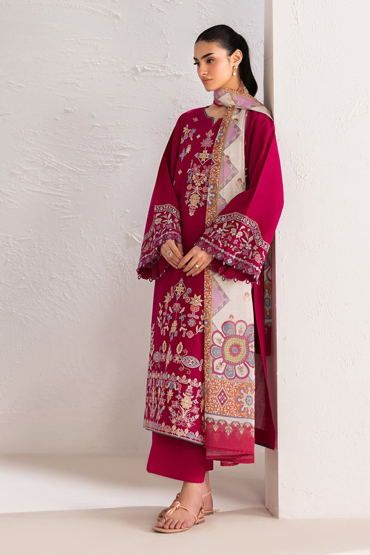 Baroque | Embroidered lawn | UF-4449