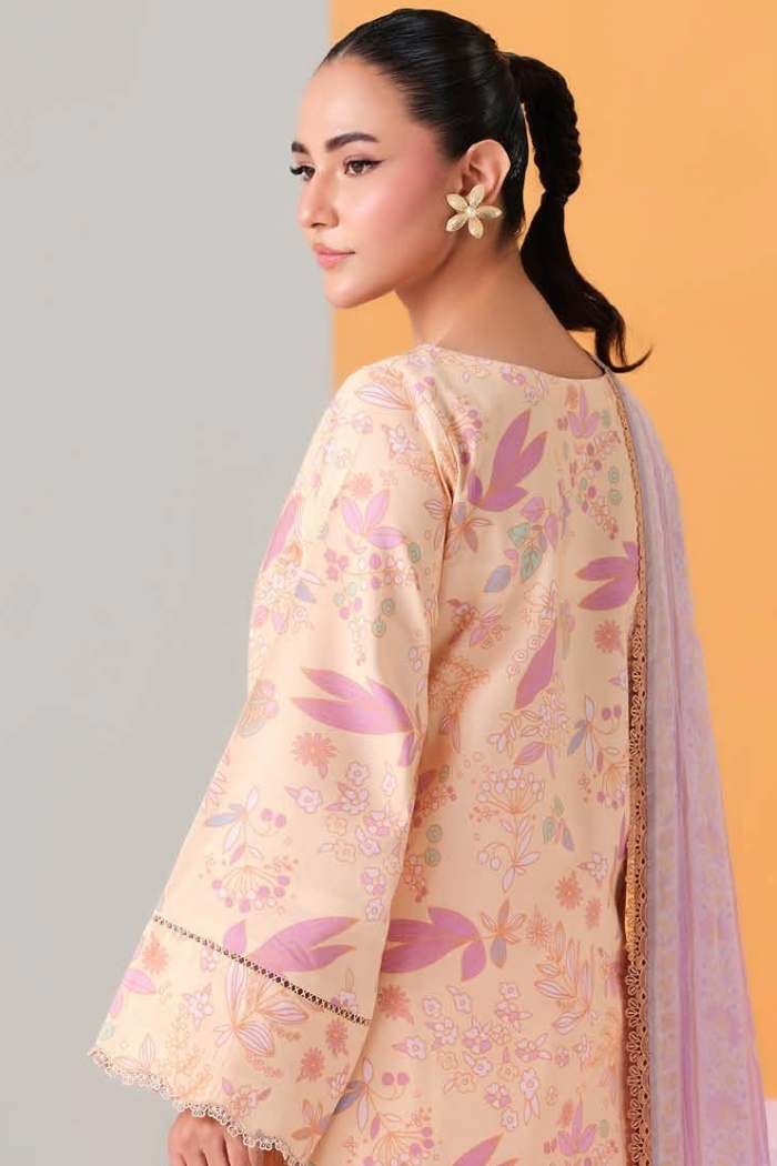 Ramsha | Rangrez Luxury Lawn - VOL 8 | R-811