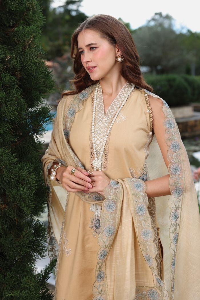Rang rasiya | Raaya Luxury Embroidered Lawn | Audrey