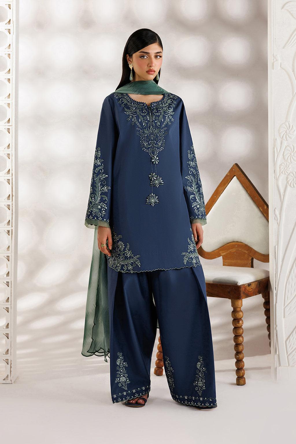 Iznik | Printed Lawn | UE-685