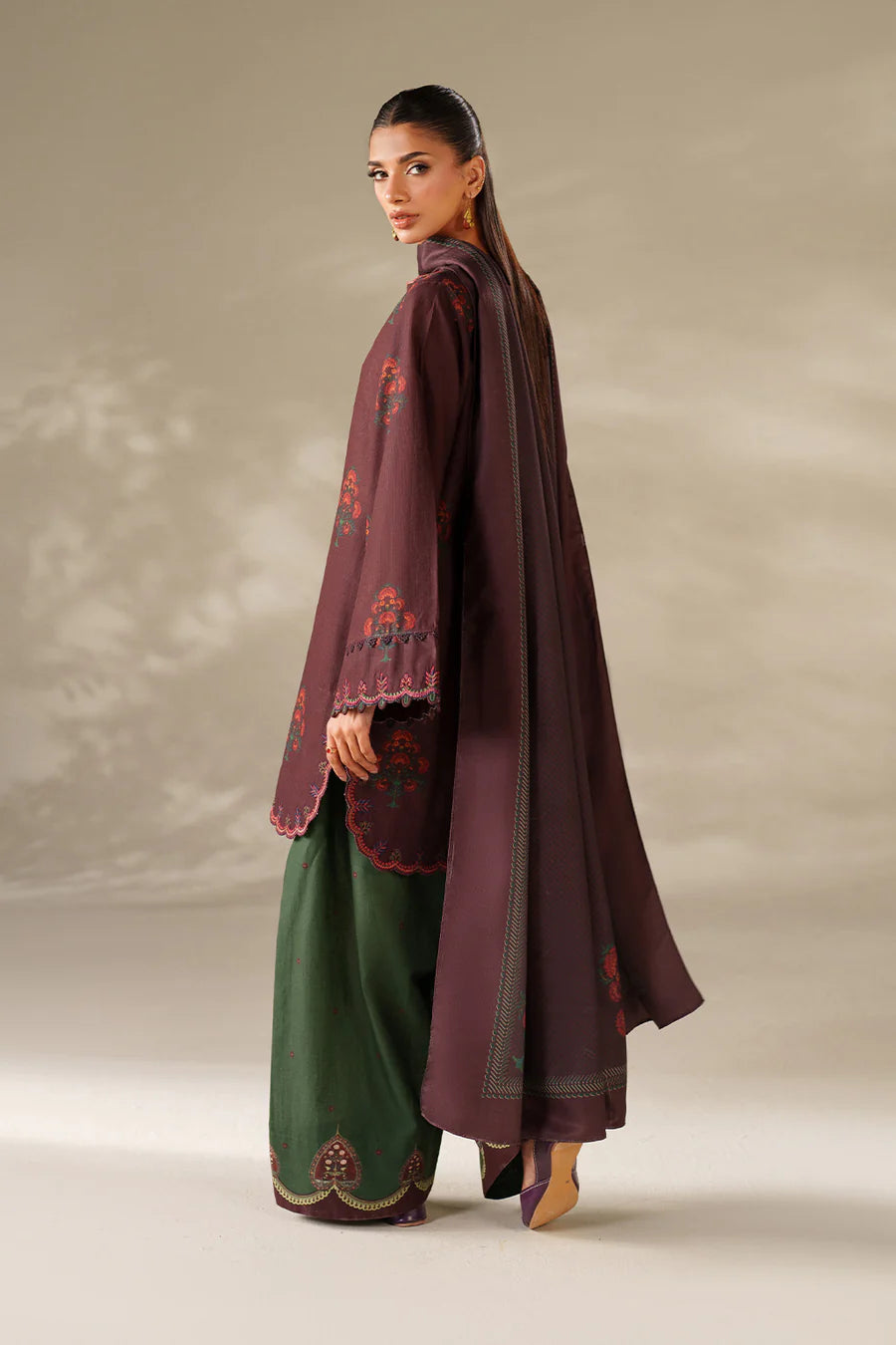 IZNIK |  PRINTED KHADDAR | UE-562