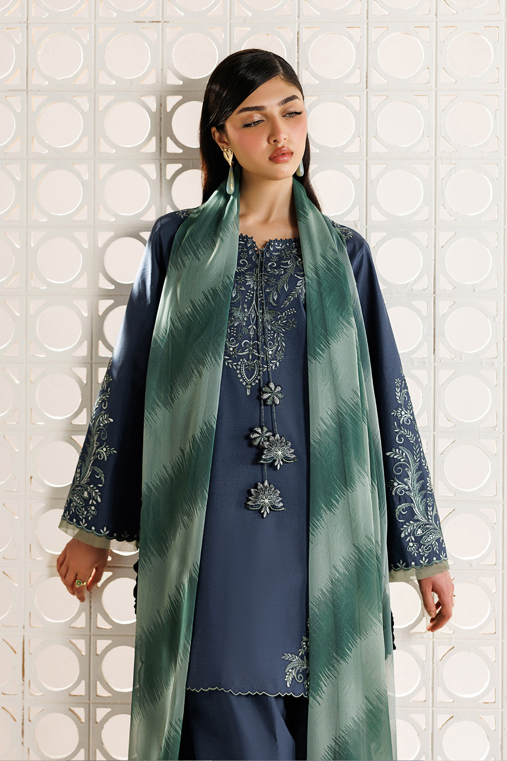 Iznik | Printed Lawn | UE-685