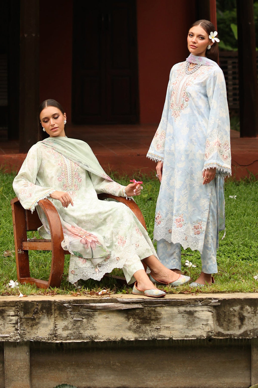 Baroque | Embroidered lawn | UF-4250