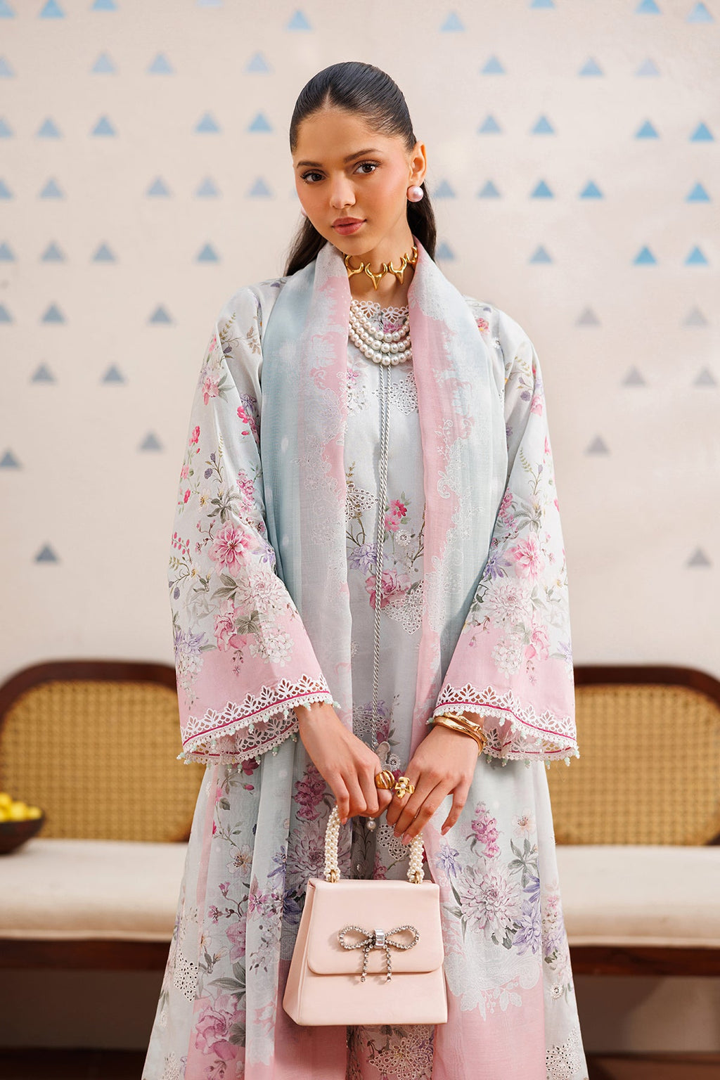 Baroque | Embroidered lawn | UF-4394