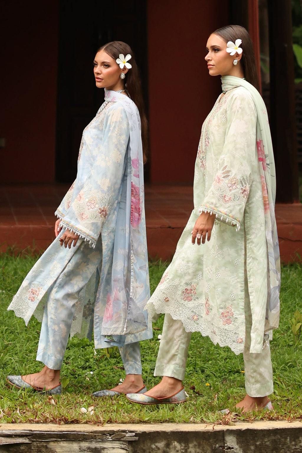 Baroque | Embroidered lawn | UF-4250