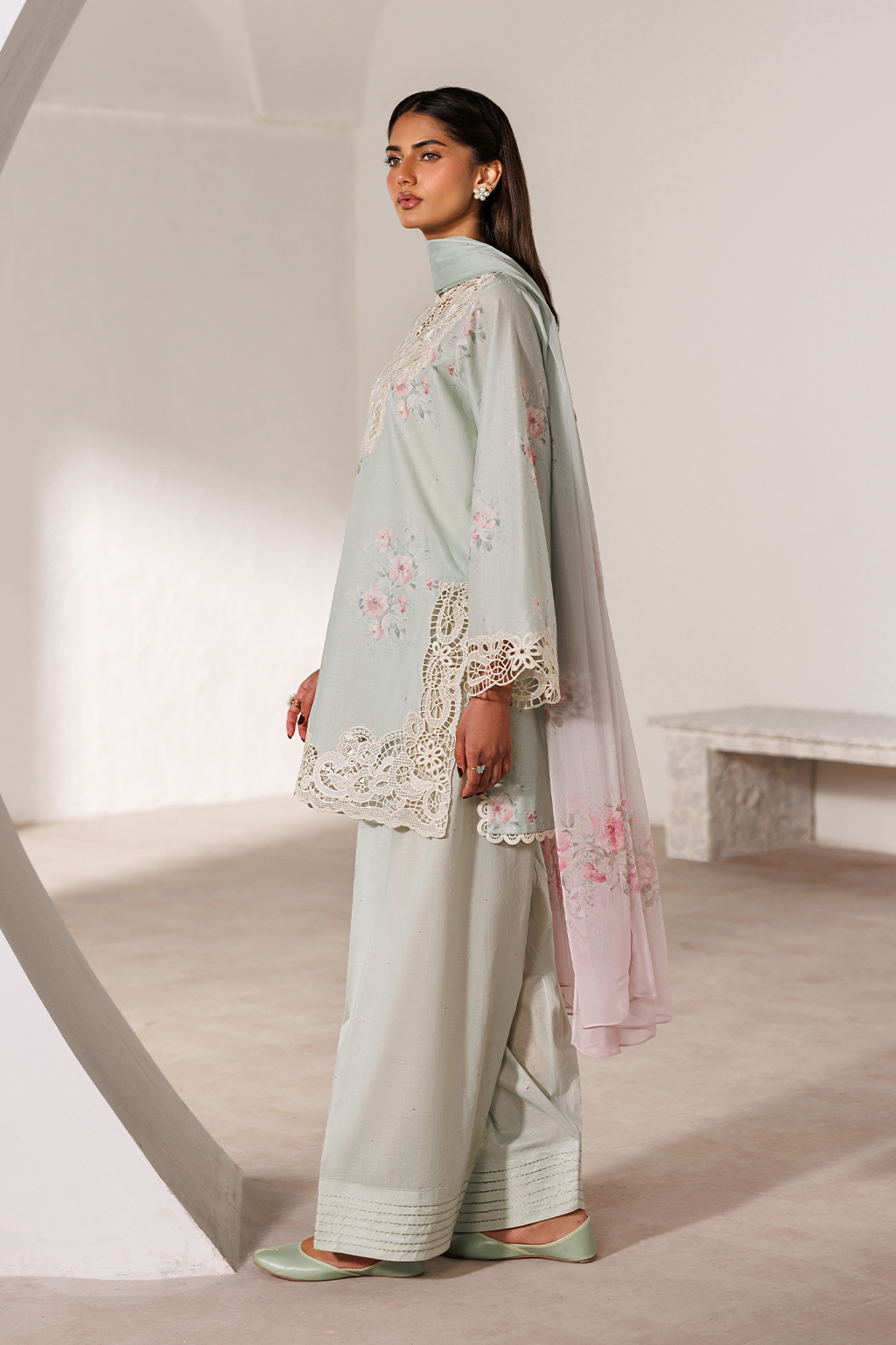 Iznik | Printed Lawn | UE-633
