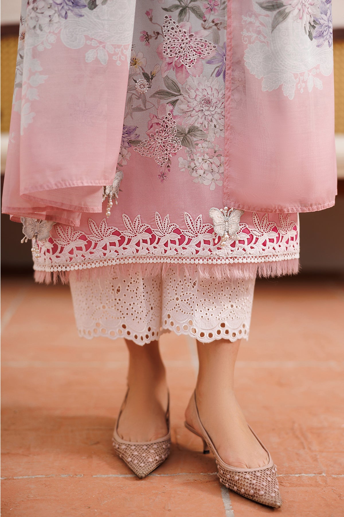 Baroque | Embroidered lawn | UF-4394