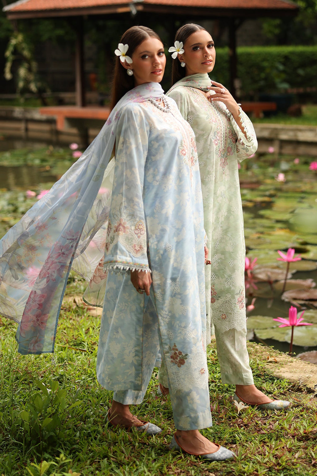 Baroque | Embroidered lawn | UF-4250