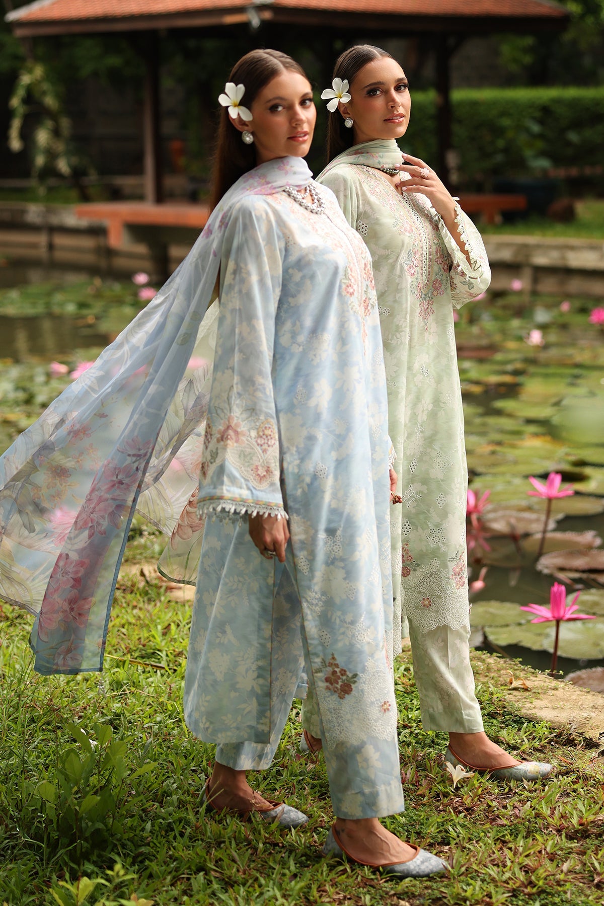 Baroque | Embroidered lawn | UF-4250