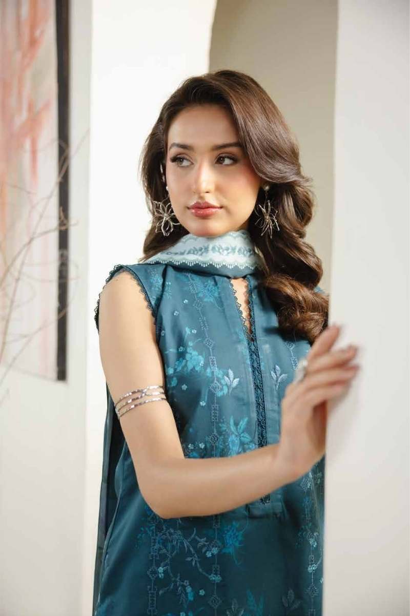 Ayleen | Book Rangkaari collection '26 | Leila