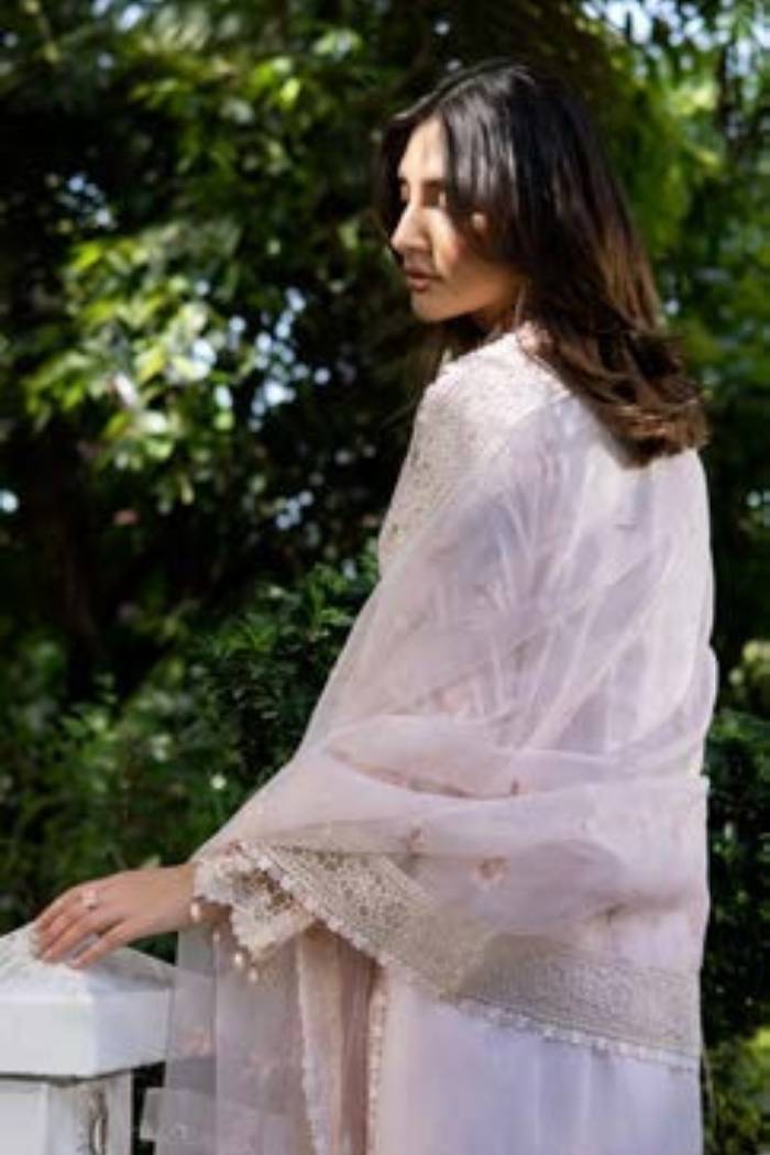 Raeesa | Amani Luxury Lawn | FLORÉA