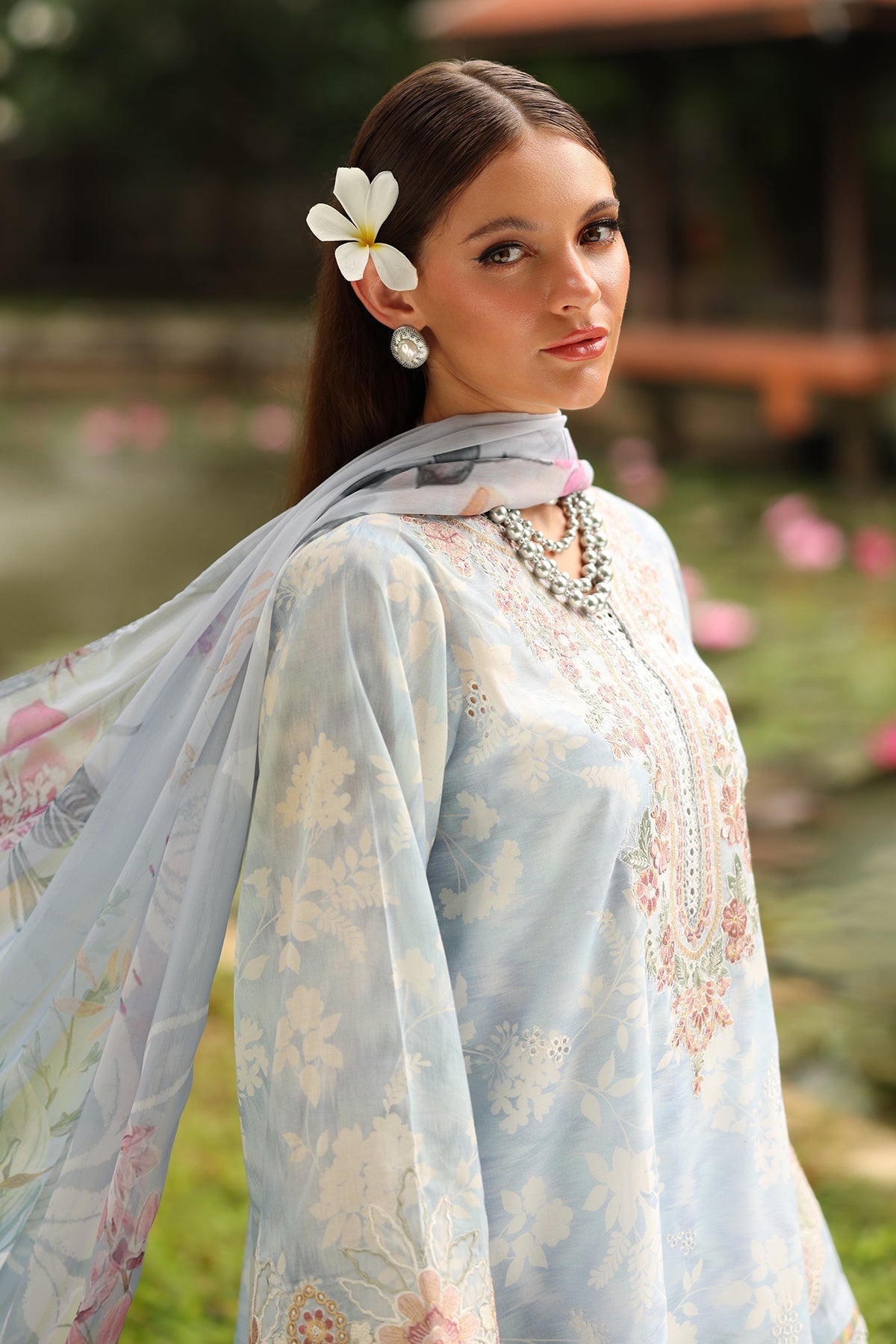 Baroque | Embroidered lawn | UF-4250