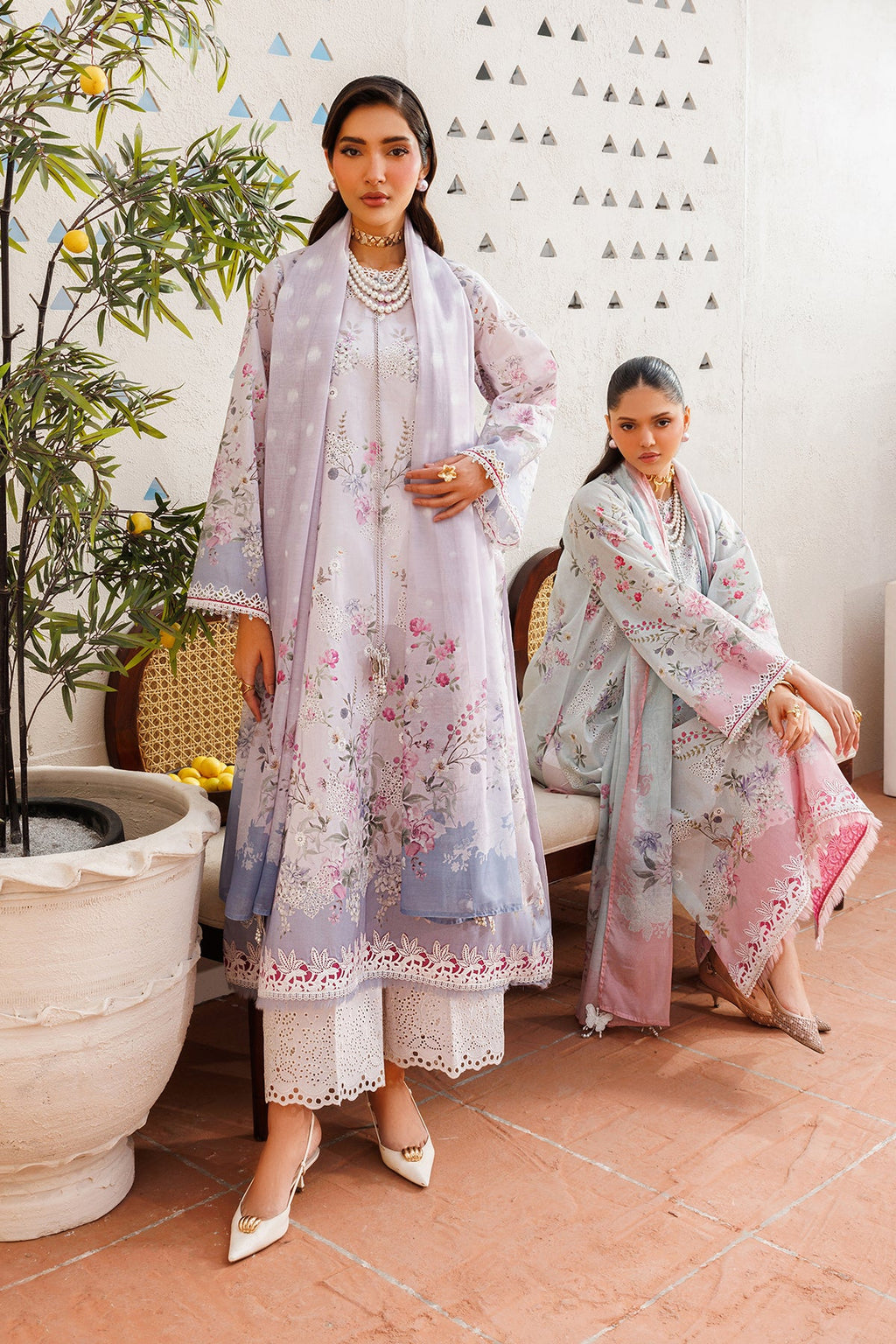 Baroque | Embroidered lawn | UF-4394