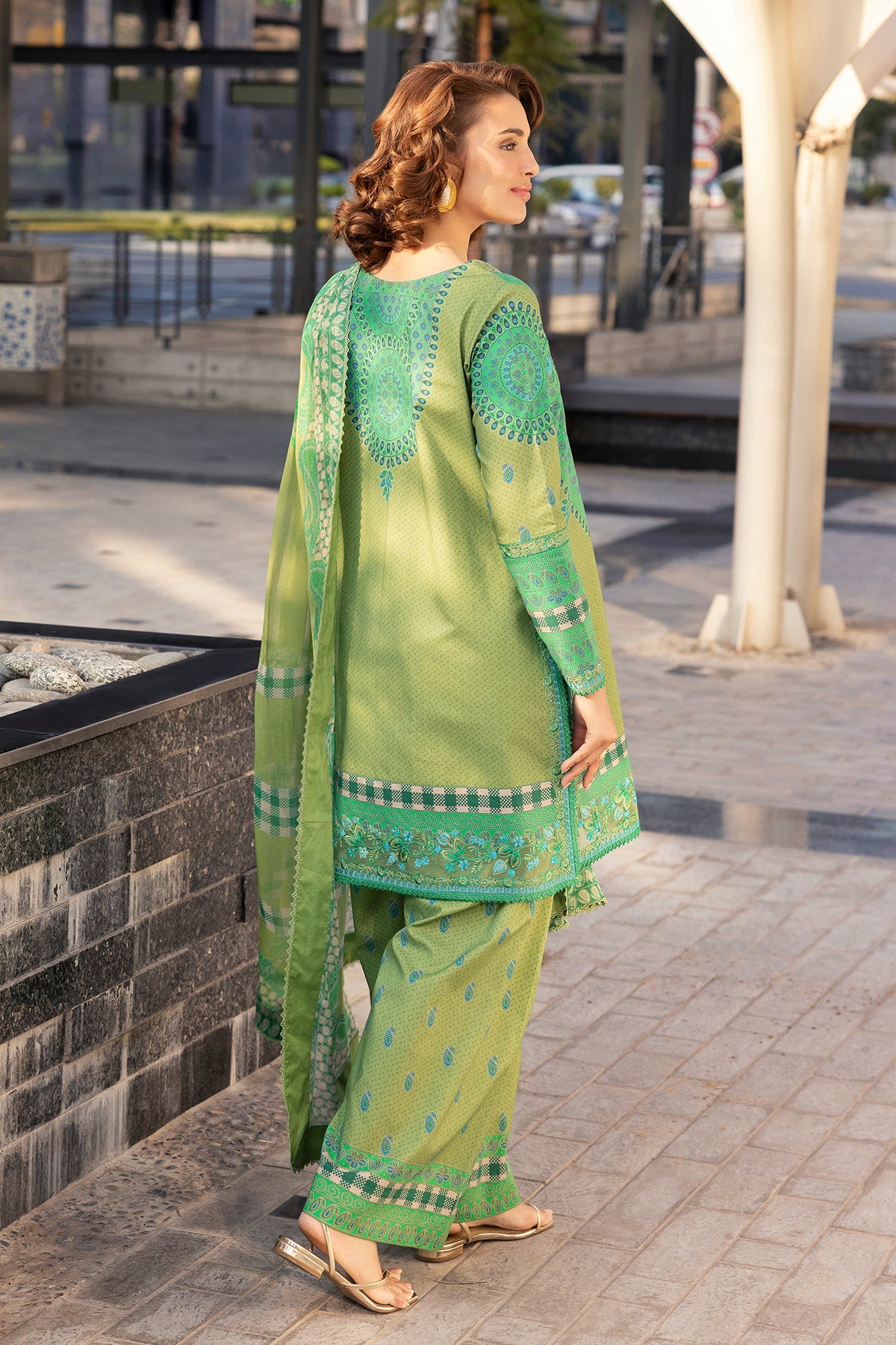 Charizma | Infinity Lawn | IN6-02