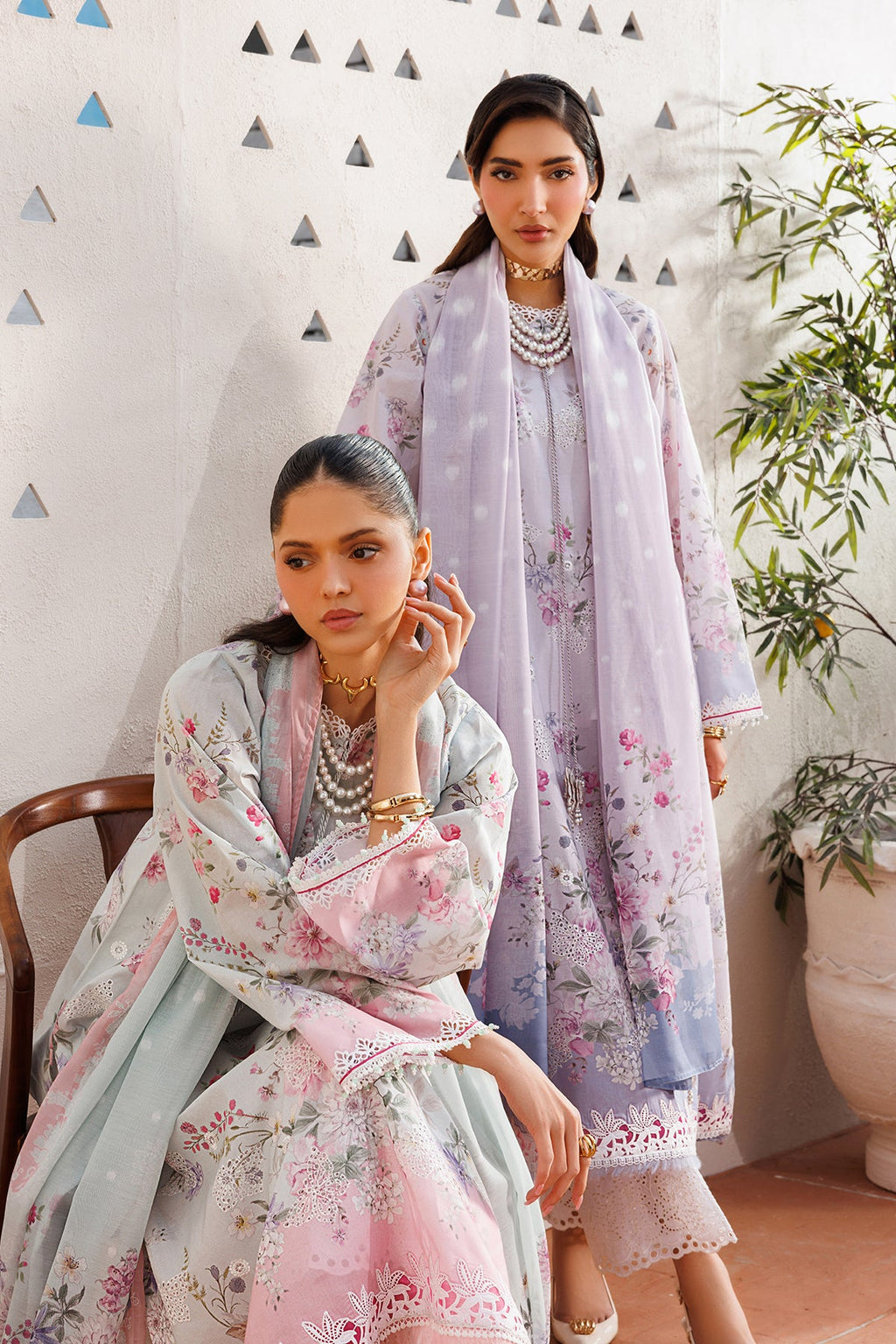 Baroque | Embroidered lawn | UF-4394