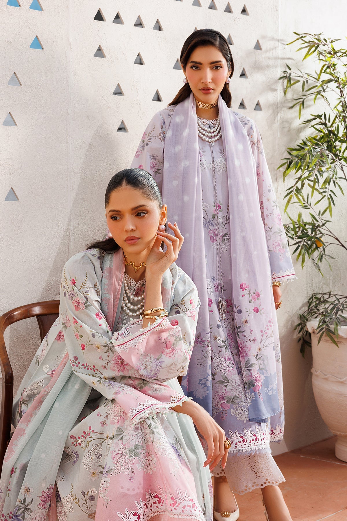 Baroque | Embroidered lawn | UF-4394