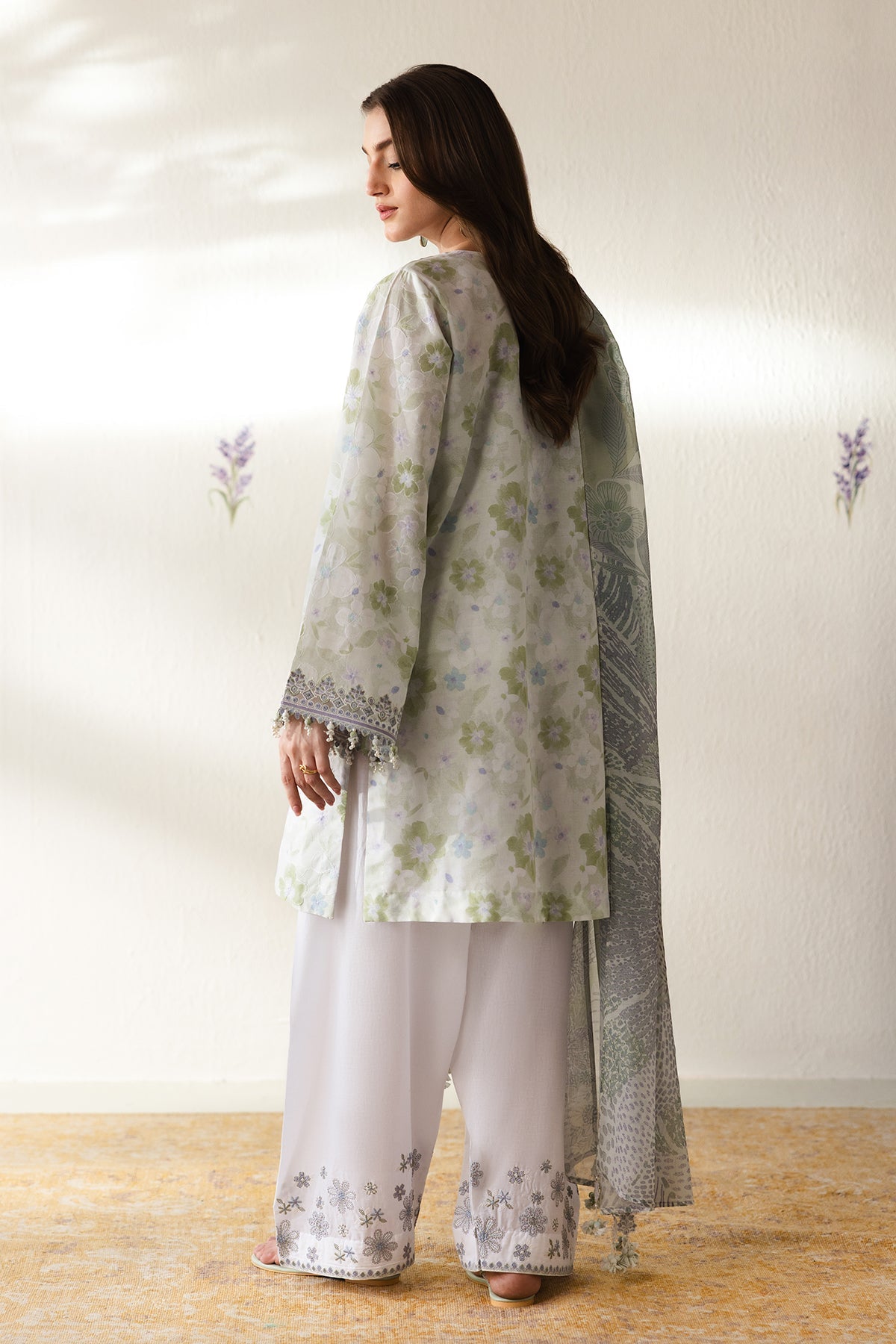 Baroque | Embroidered lawn | UF-4425