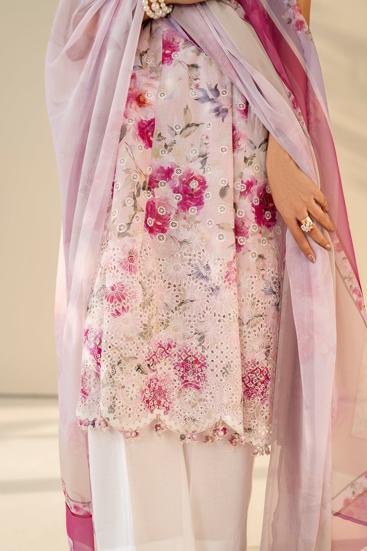 Baroque | Embroidered lawn | UF-4276