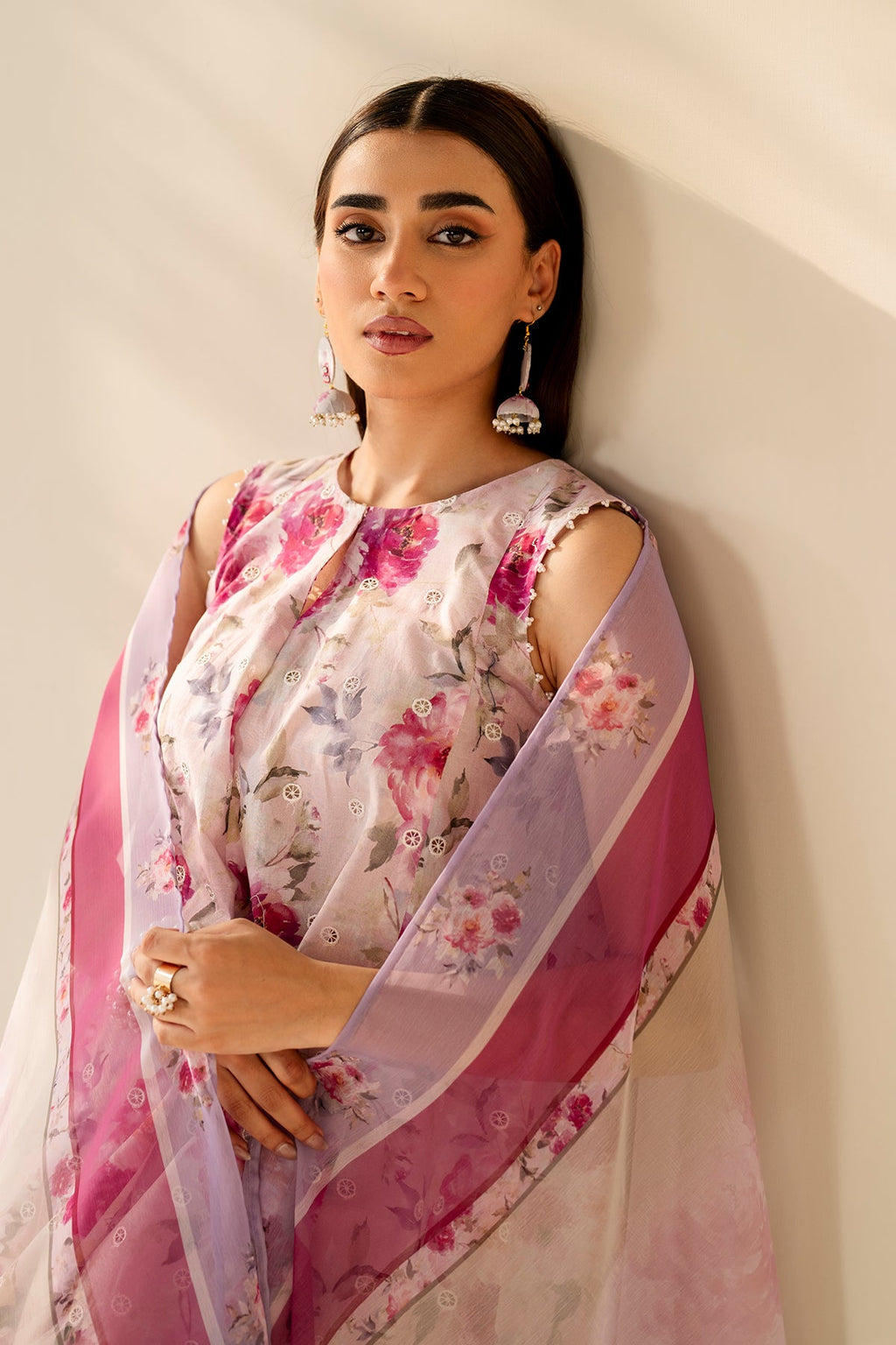 Baroque | Embroidered lawn | UF-4276