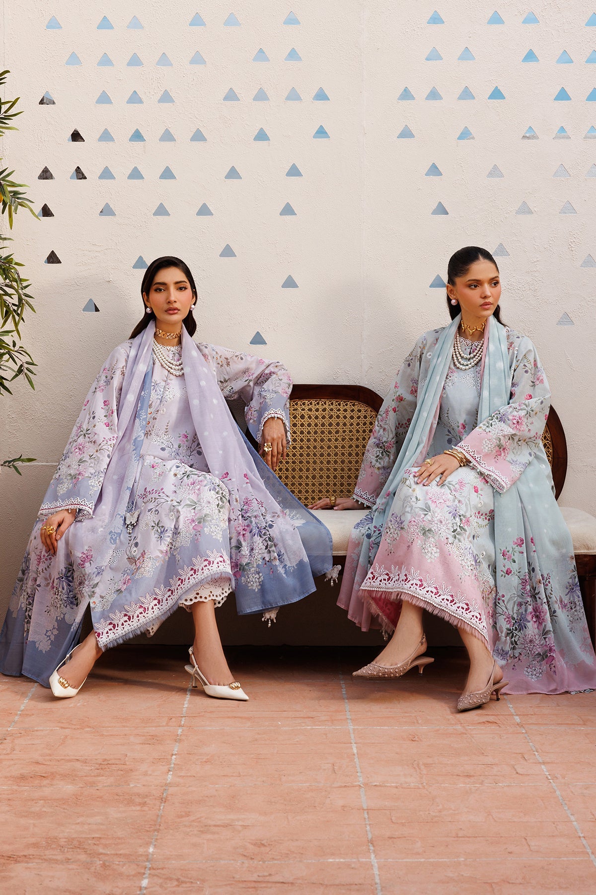 Baroque | Embroidered lawn | UF-4394