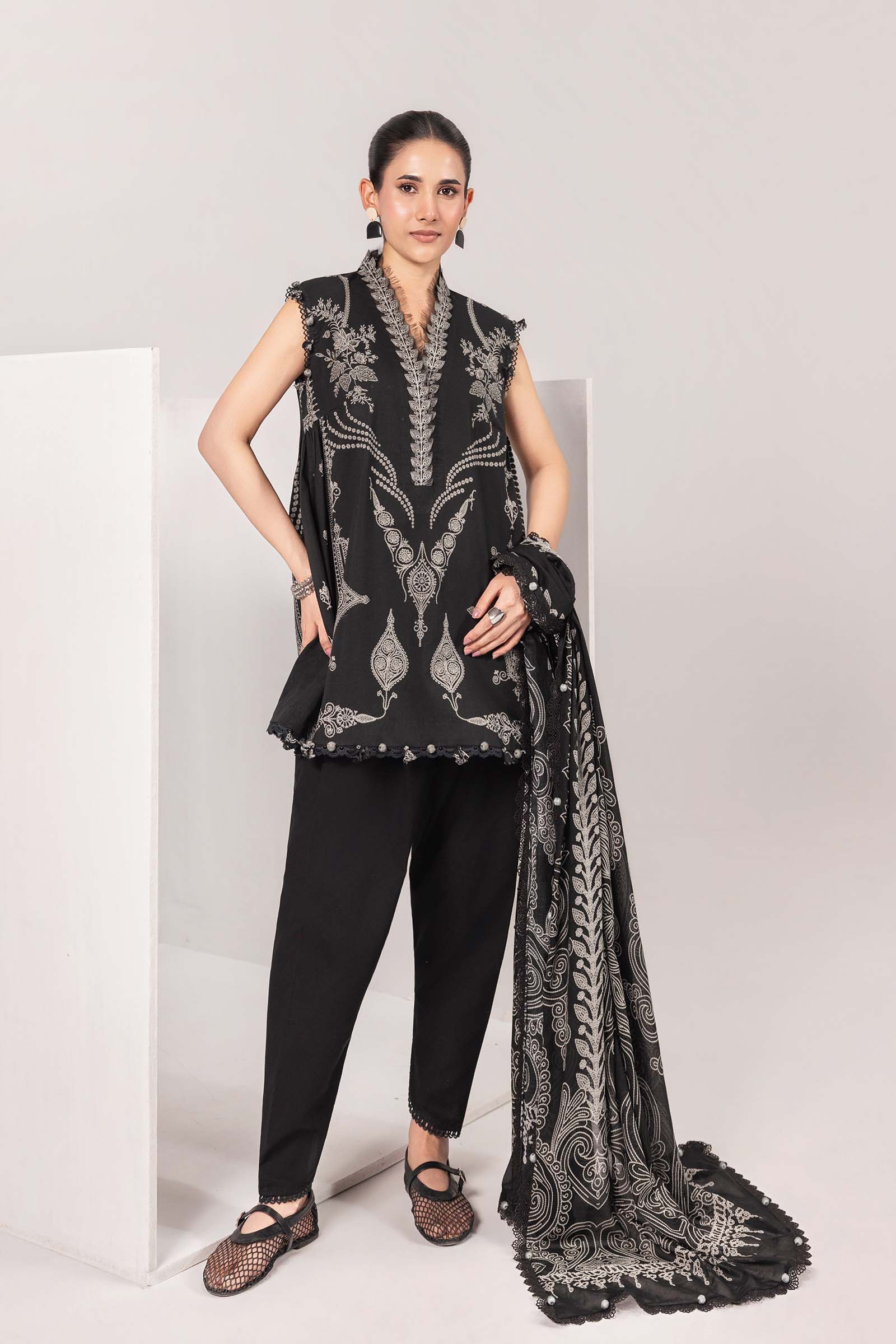MARIA B | 3 Pc Unstitched Embroidered Lawn Suit | MB-CUSV13-03B