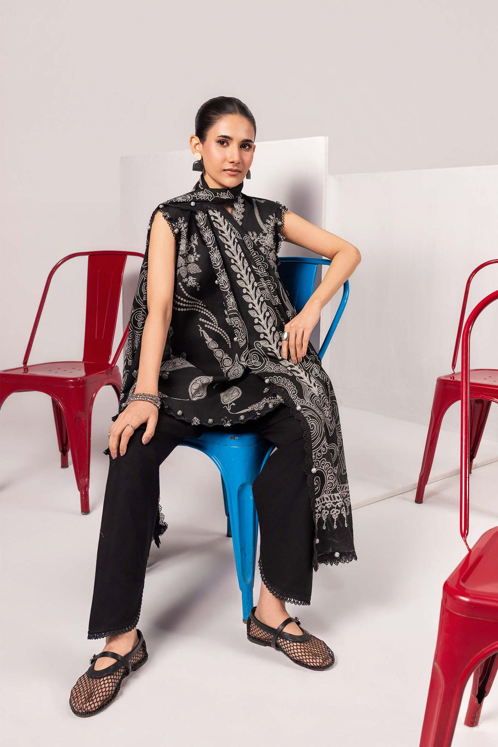 MARIA B | 3 Pc Unstitched Embroidered Lawn Suit | MB-CUSV13-03B