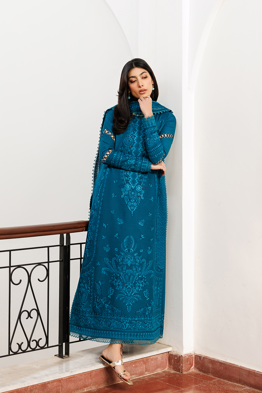 Emaan Adeel |  Mirabelle festive luxury lawn | Floraison