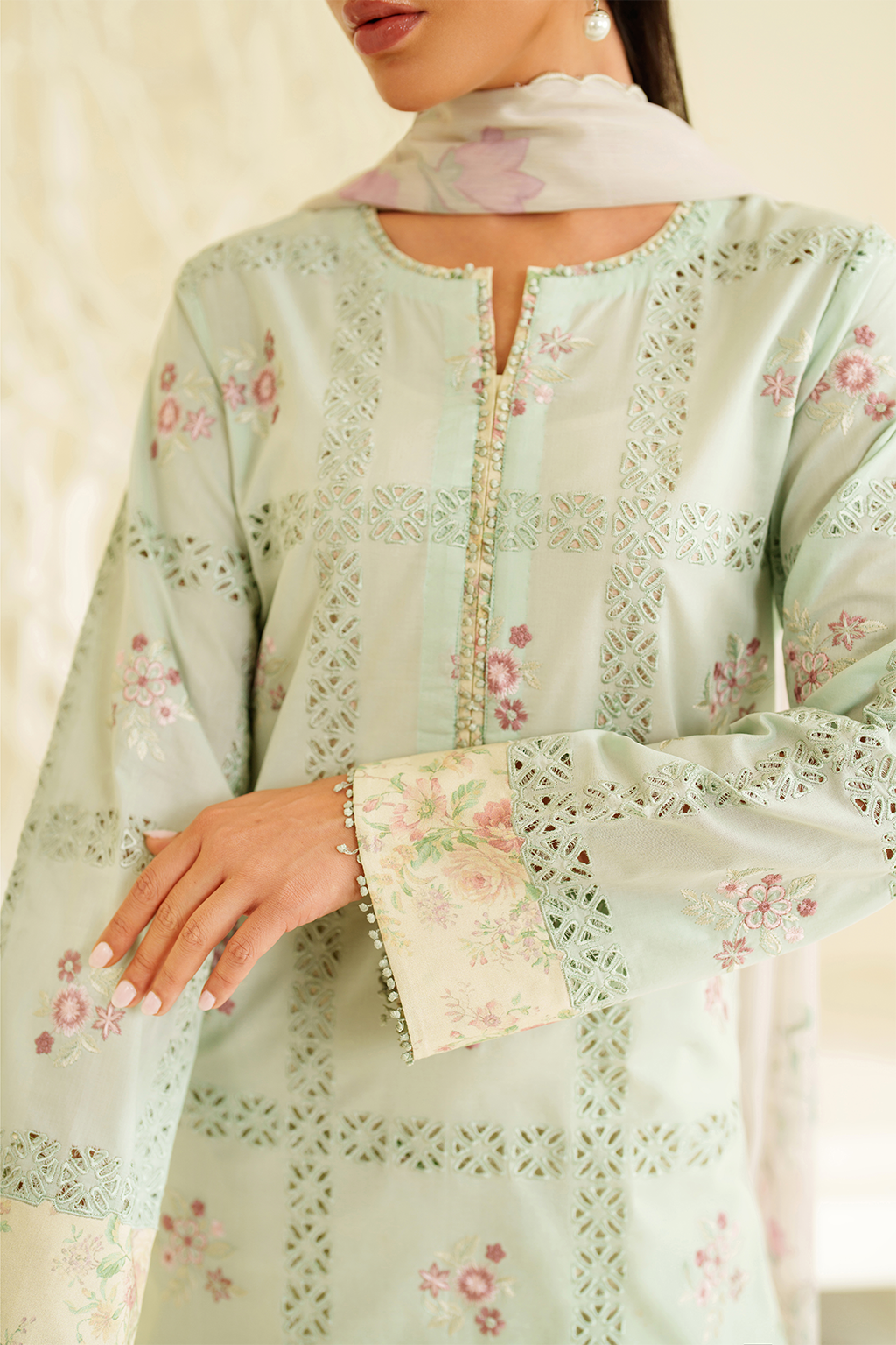 Iznik | Exclusive Printed Lawn | UE-531