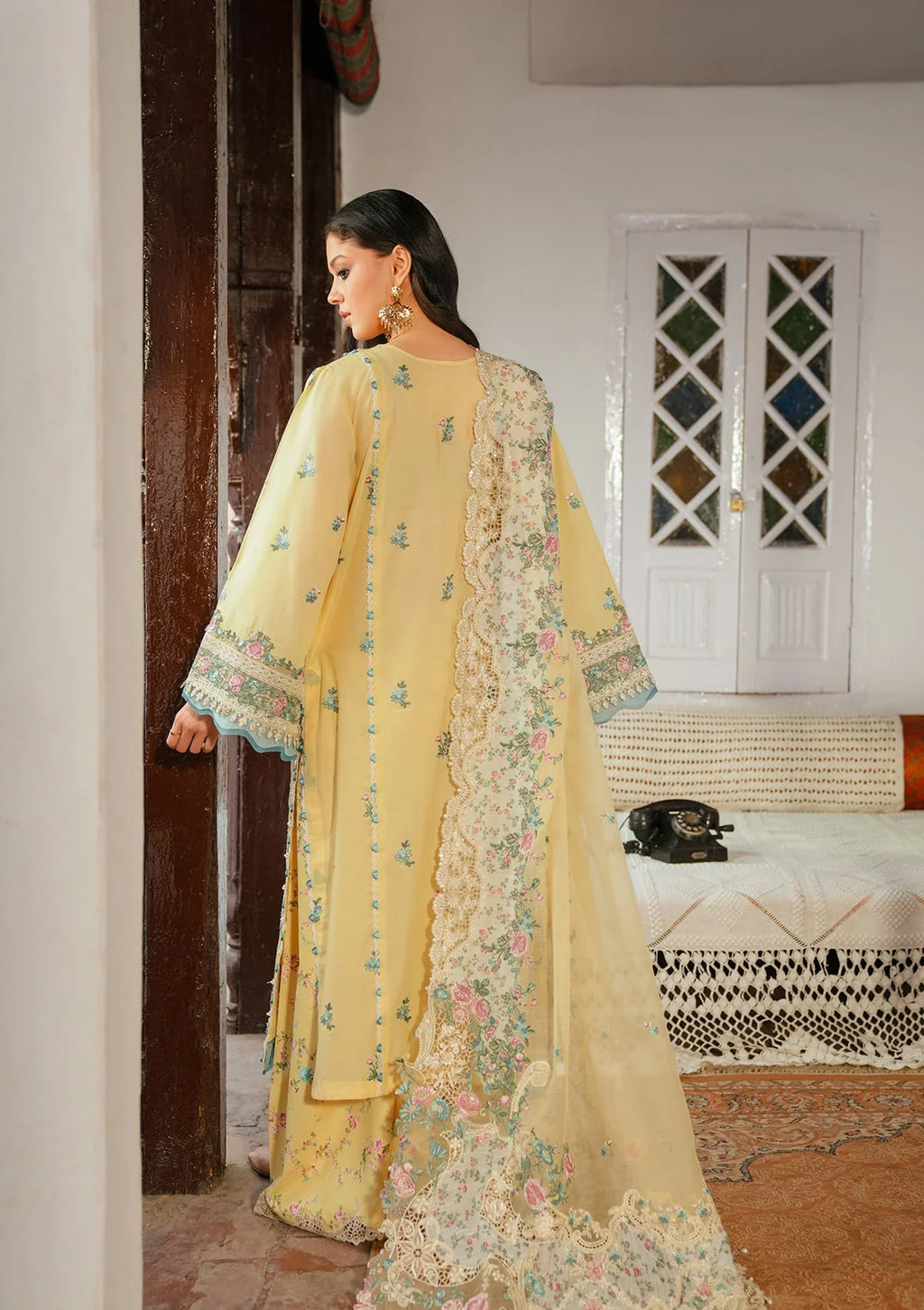 Kahf | Ek Fasana Luxury lawn '26 | Muskaan