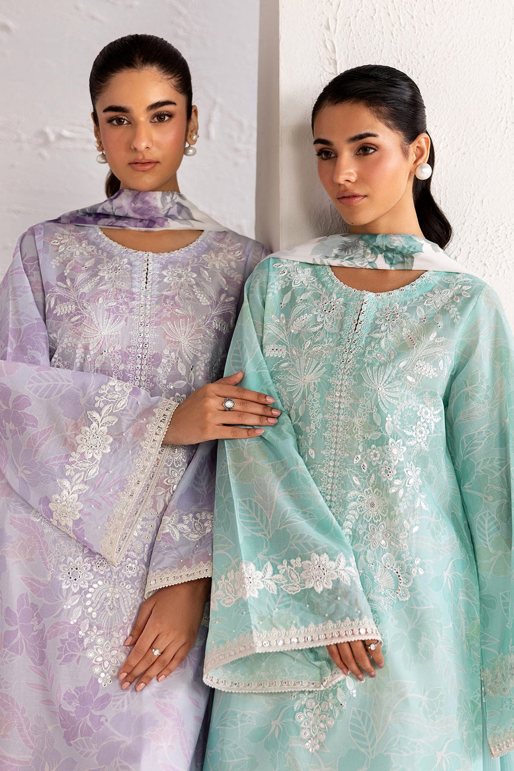 Baroque | Embroidered lawn | UF-4450