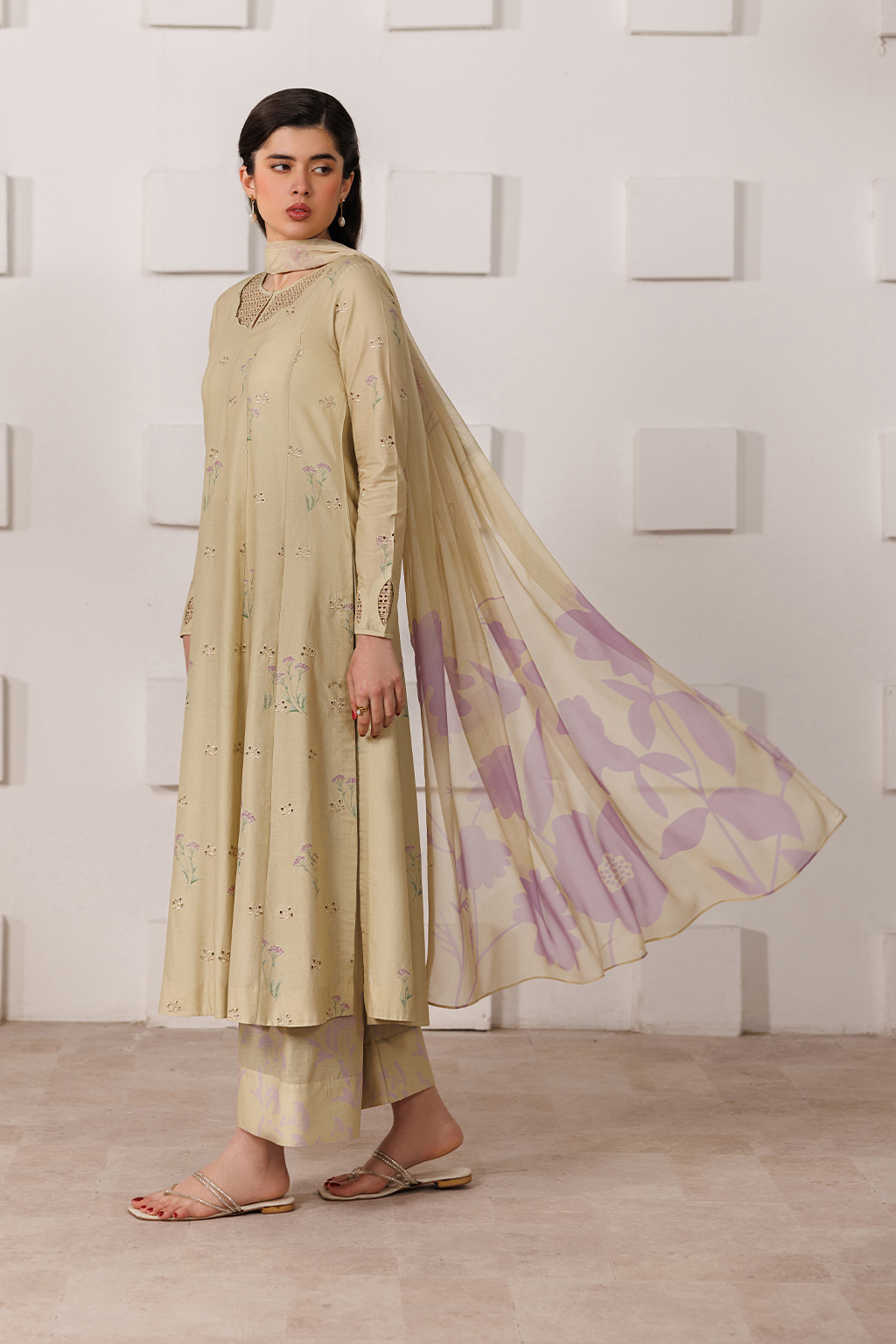 Iznik | Printed Lawn | UE-635