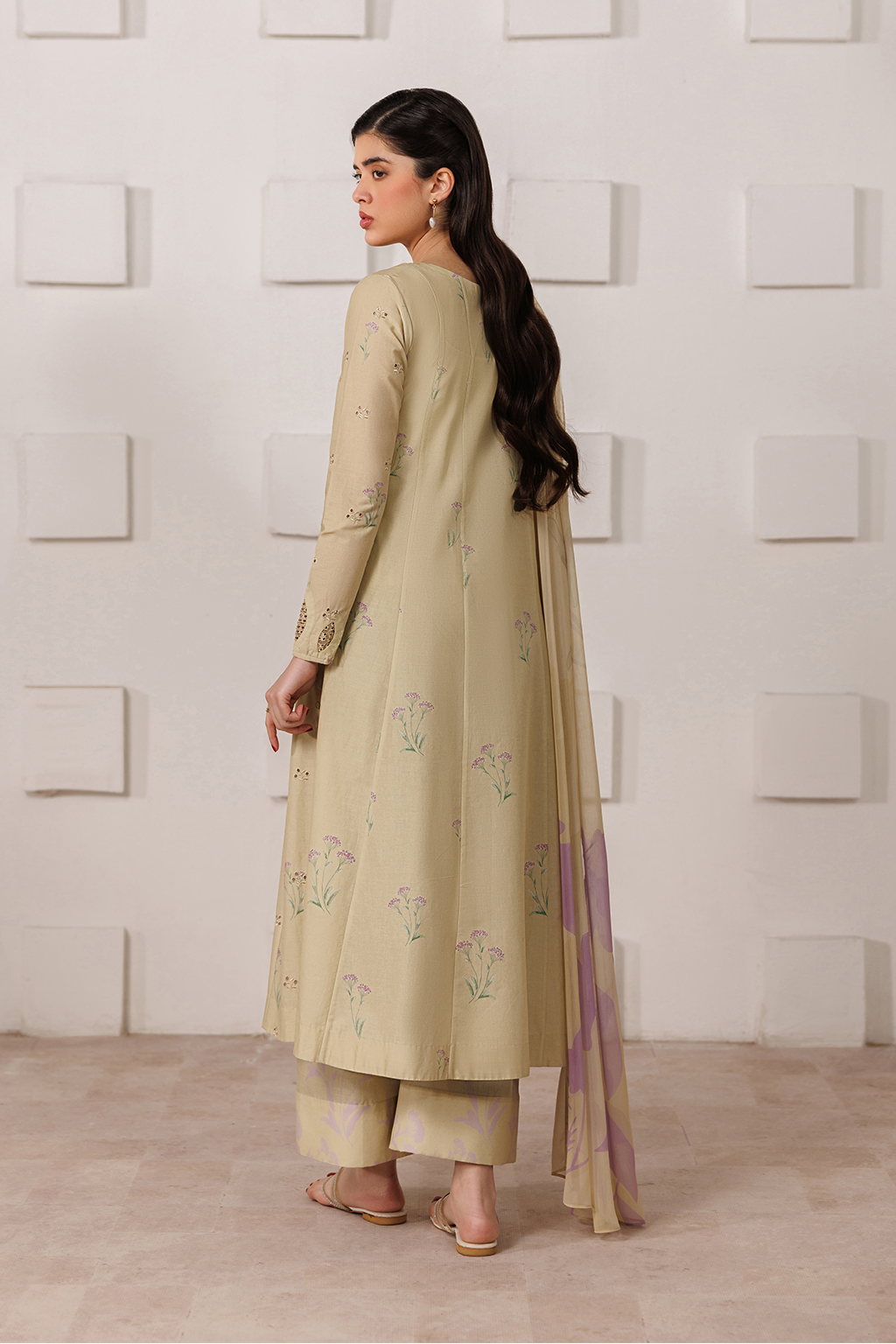 Iznik | Printed Lawn | UE-635