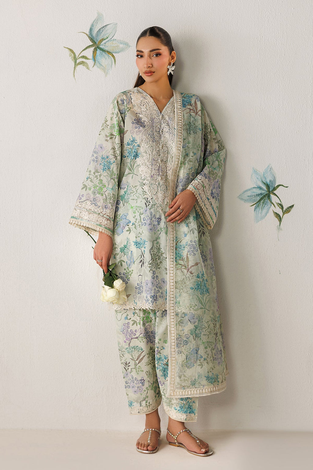 Baroque | Embroidered lawn | UF-4417