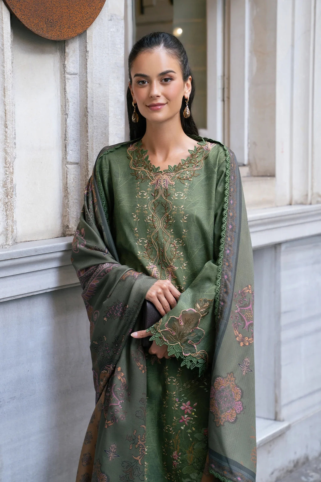 Rang Rasiya | Meet Me in Istanbul Khaddar Winter | Amber