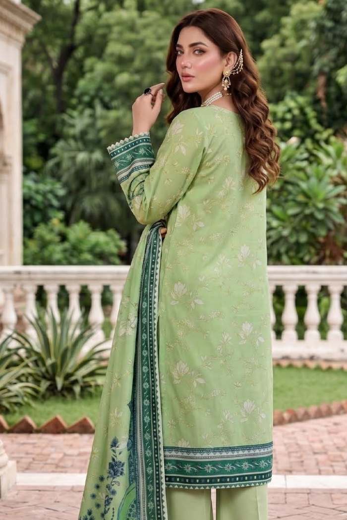 Mushaim | 3 Pc Lawn VOL 8 | M8-02